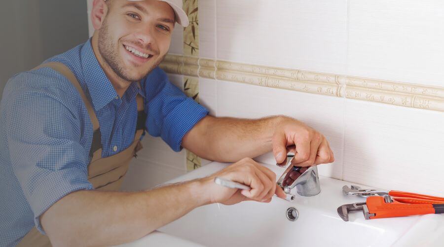 Handle or spout repair in Eben Junction, MI